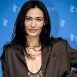 A atriz Saadet Işıl Aksoy interpretará Serap em Bir Ruh Macerası (Uma Aventura Espiritual)