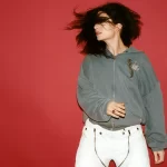 Lorde anuncia lançamento de seu novo álbum