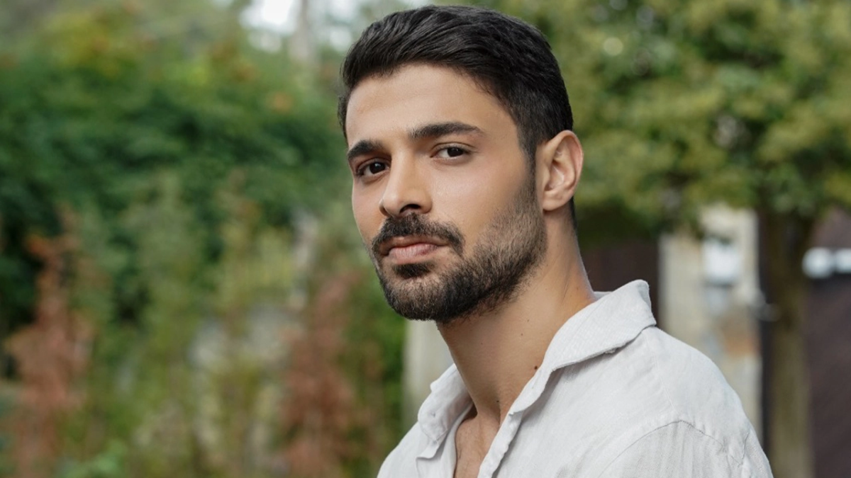 Halit Özgür Sarı, protagonista da dizi Maçari.