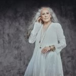 Maria Bethânia celebra 60 anos de carreira em shows pelo Brasil