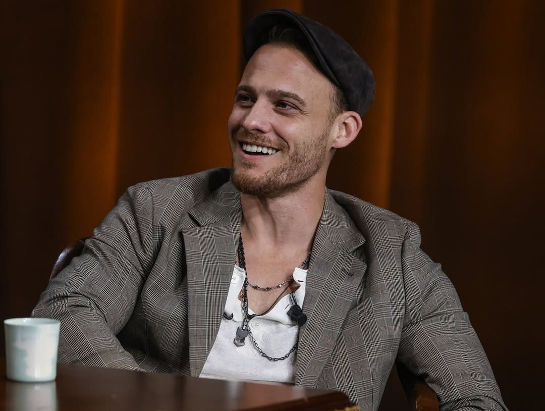 Foto Kerem Bürsin, protagonista de Çarpıntı.