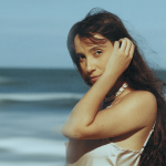 Entrevista | Laura Rogalli conta sobre o recente single Quase Um Mistério