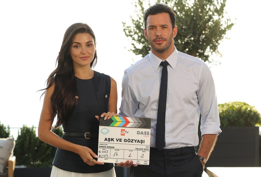 Foto Hande Erçel e Barış Arduç.