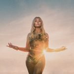 Perrie revela Cute Aggression e presenteia fãs antes do lançamento solo