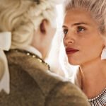 Crítica | Dirigido e estrelado por Maïwenn, o filme A Favorita do Rei é monótono