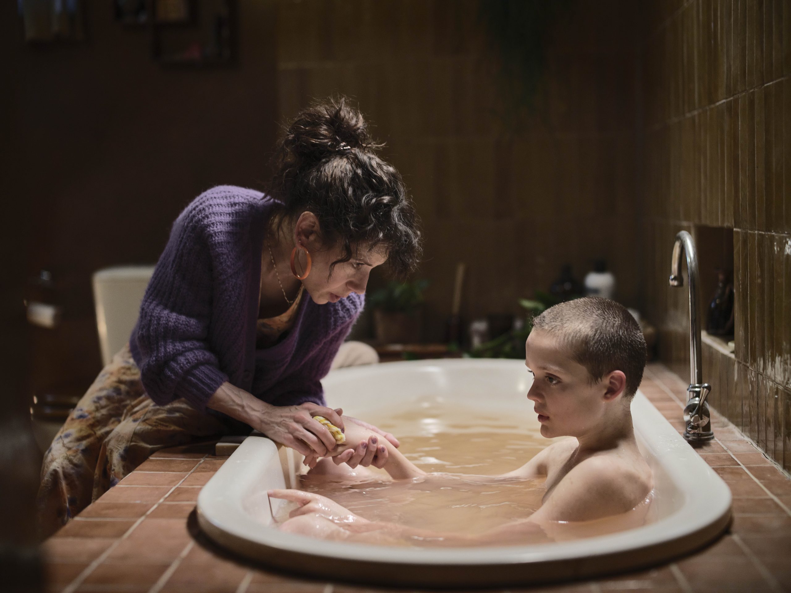 Sally Hawkins e Jonah Wren Phillips