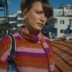 Serenay Sarikaya em cena da terceira temporada de Próximo!