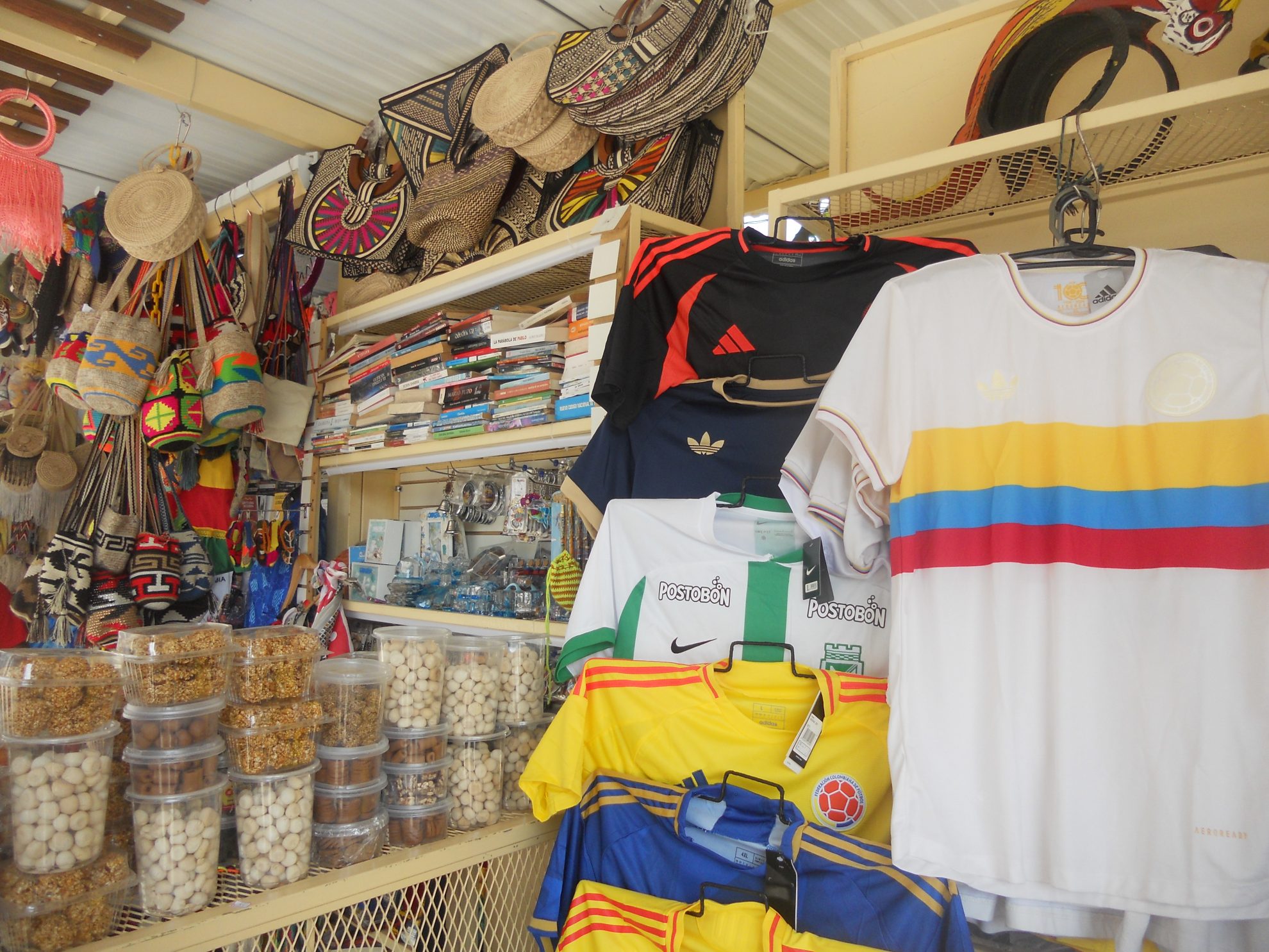 Foto de uma barraca de venda local em Cartagena