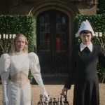 Maika Monroe e Emma Corrin em 100 Noites de Desejo