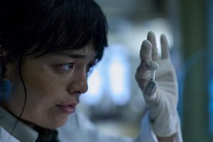 Midori Francis no trailer de Insaciável