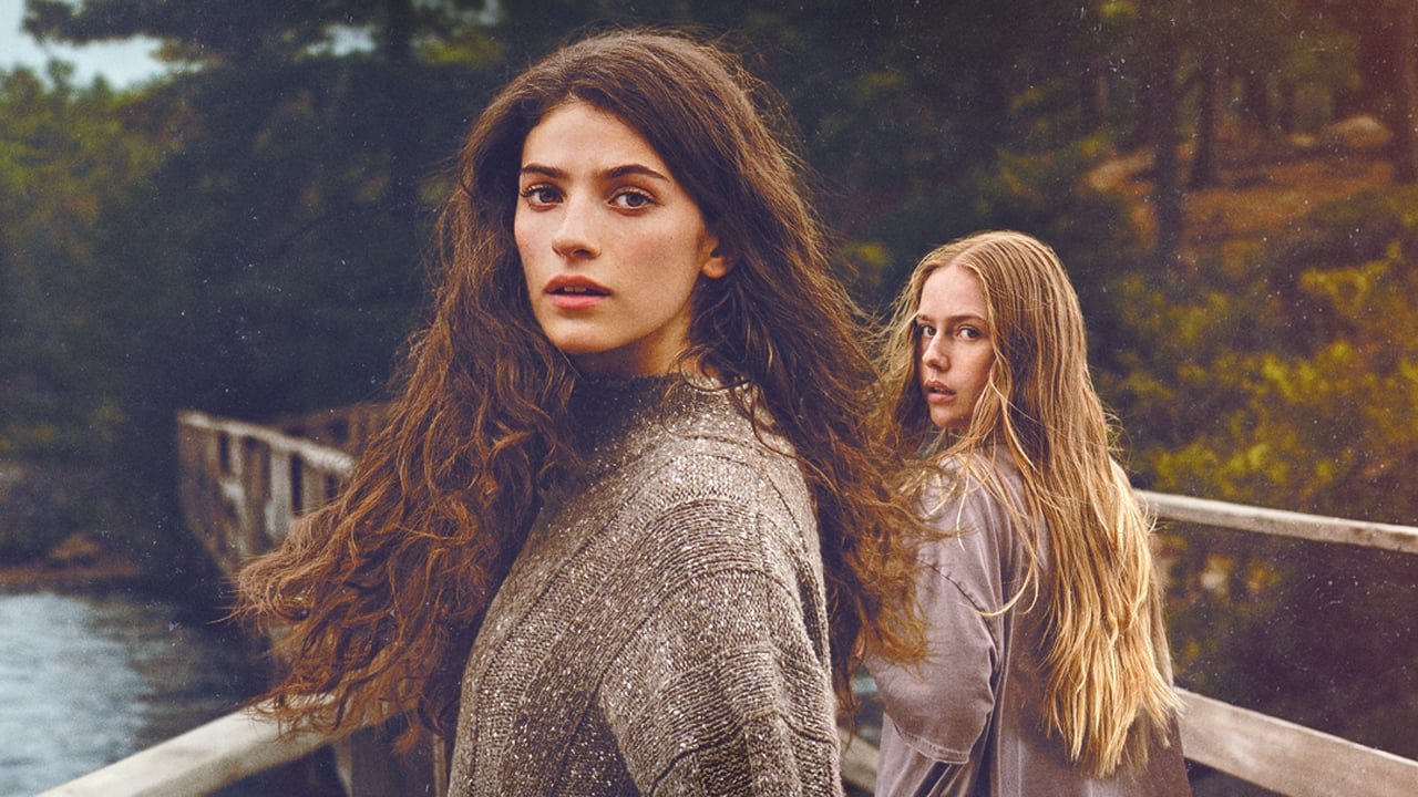 Ella Rubin e Amélie Hoeferle em Sterling Point