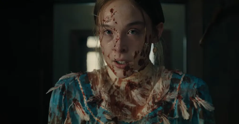 A atriz Ella Beatty interpreta a protagonista Lizzie Borden na quarta temporada da série Monstros