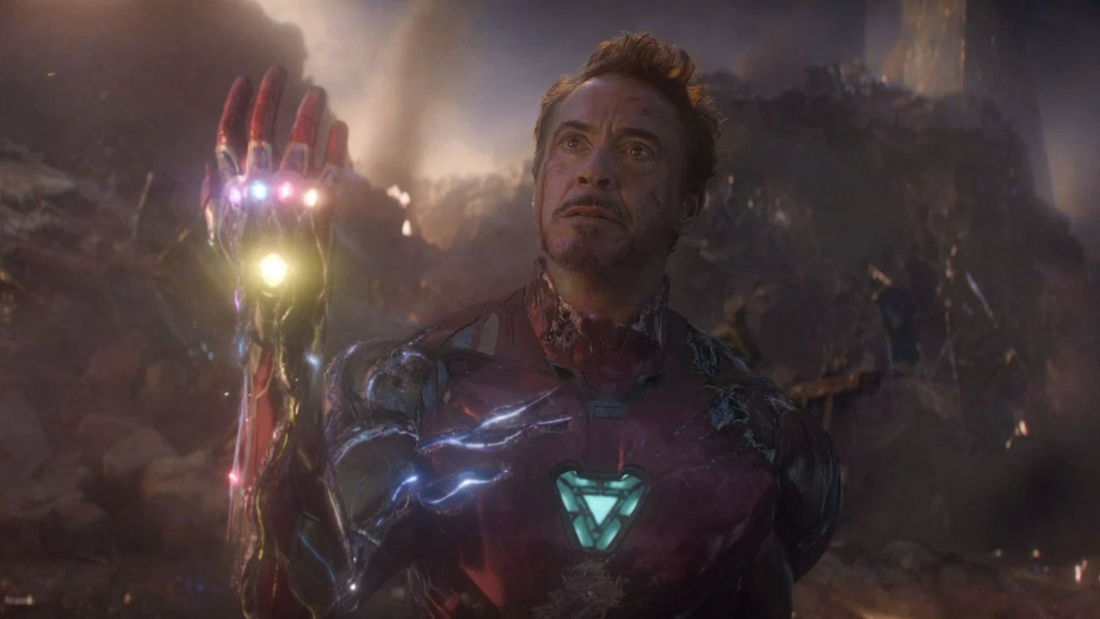 Robert Downey Jr. como Tony Stark/Homem de Ferro em Vingadores: Ultimato