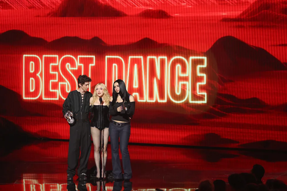 Madonna ganhando VMA.