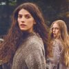Ella Rubin e Amélie Hoeferle em Sterling Point