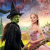 Cynthia Erivo e Ariana Grande em pôster oficial de Wicked.