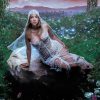 Suki Waterhouse lança novo álbum, Memoirs of a Sparklemuffin.